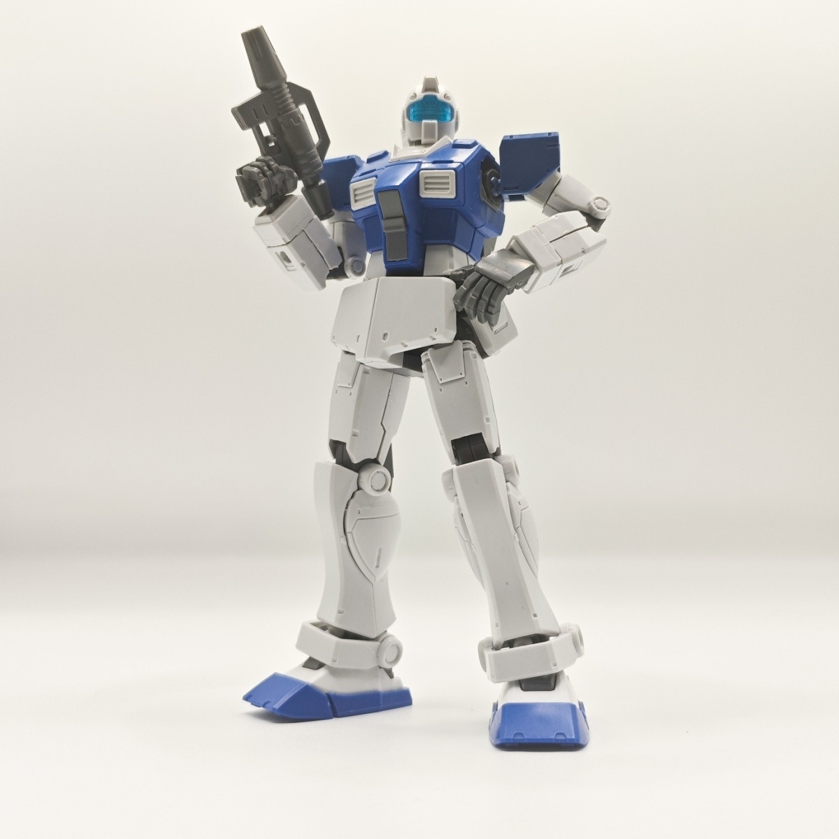 JIJI Model HG 1/144 RGM-79 Whi - Kids Toys Jiji reseña y precio
