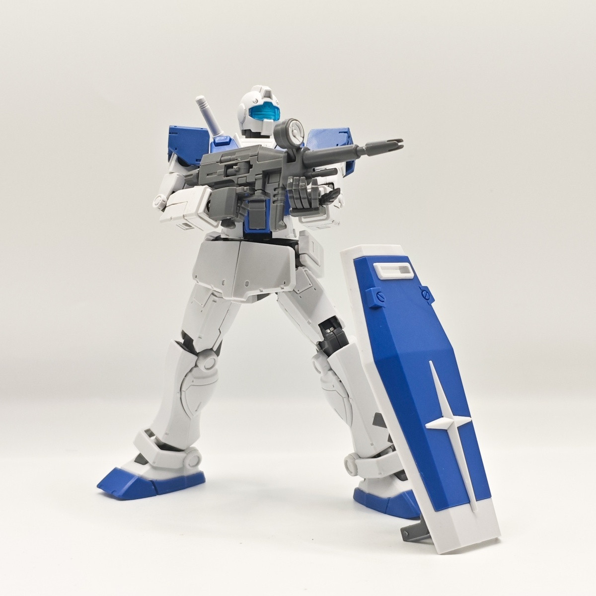 JIJI Model HG 1/144 RGM-79 Whi - Kids Toys Jiji reseña y precio