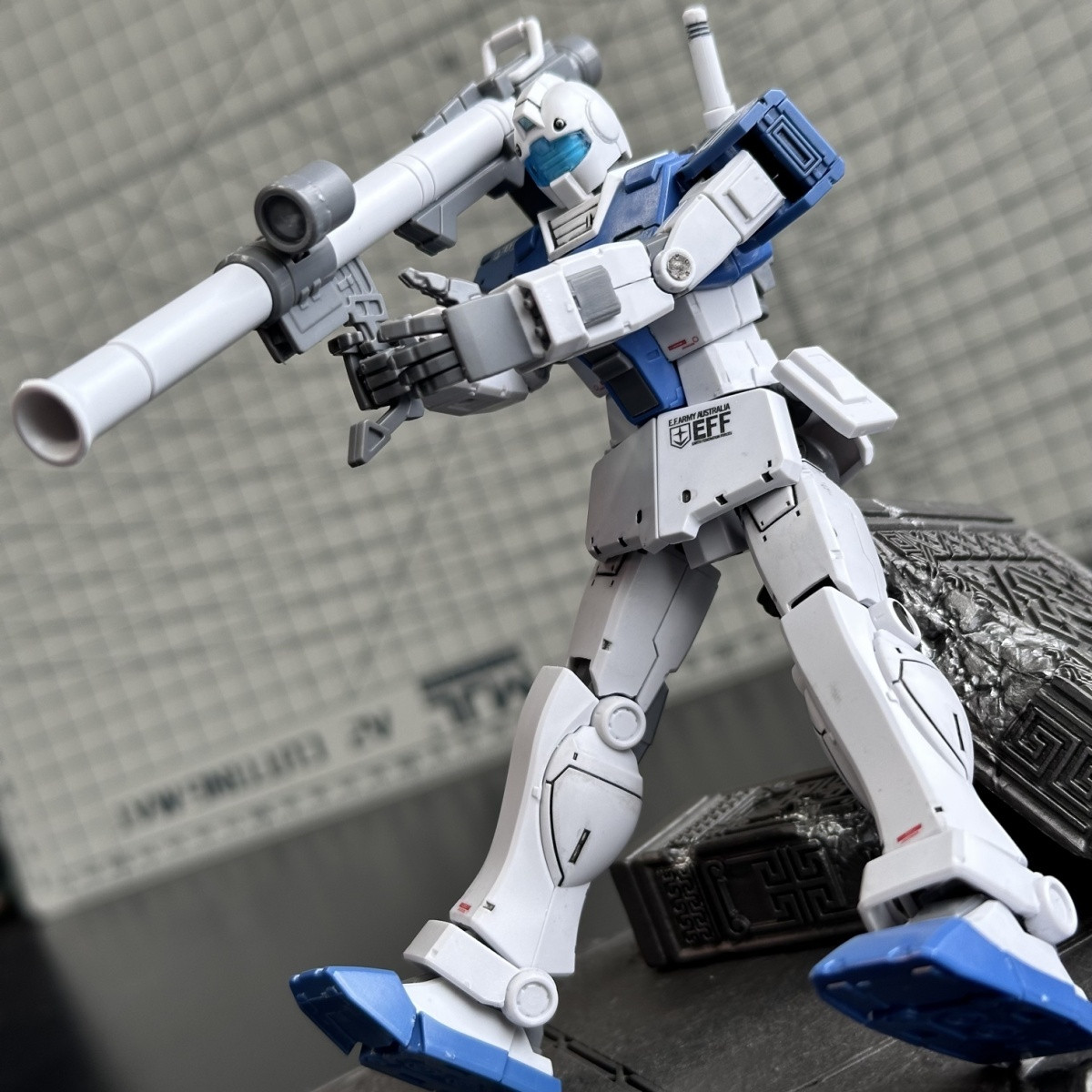 JIJI Model HG 1/144 RGM-79 Whi - Kids Toys Jiji reseña y precio